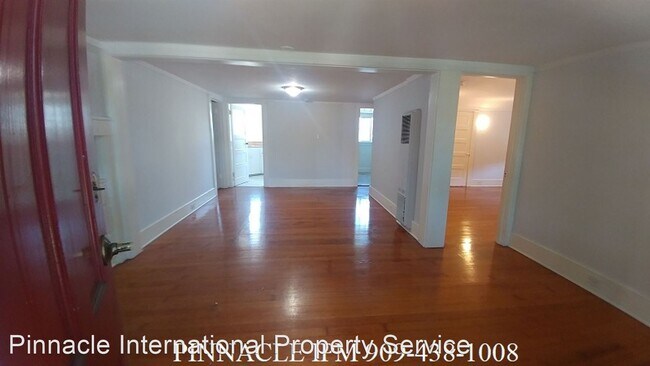 Building Photo - 2 br, 1 bath House - 742 E. Mountain St.