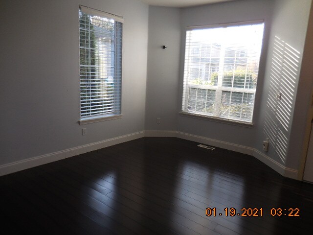 Building Photo - 12982 SW Kameron Way