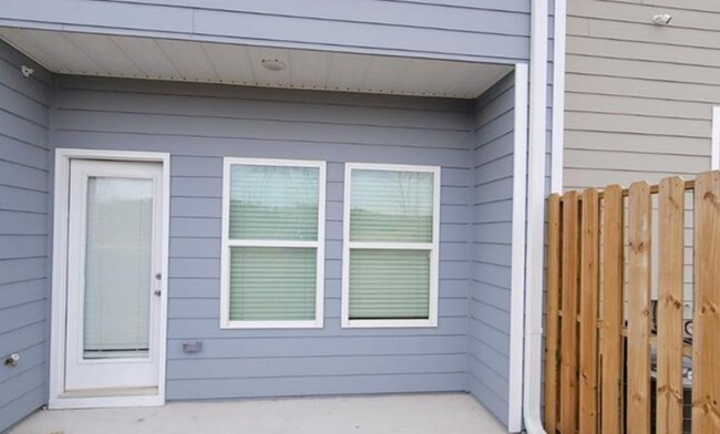 Building Photo - Room in Townhome on Shaffer Ct