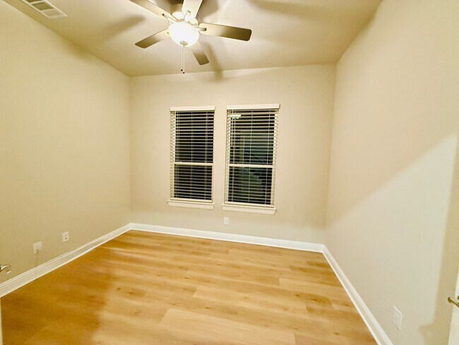Foto del edificio - Comfort, Style & Community - All in This Gorgeous 2025 built 5BR Celina Home