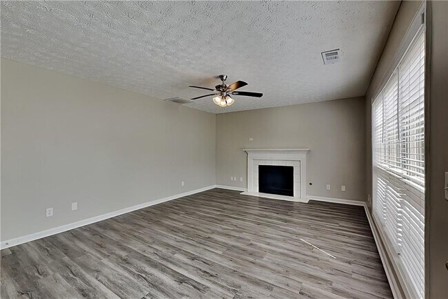 Building Photo - 105 Meadow Crest Ct