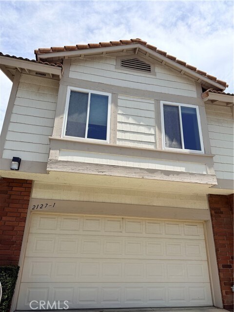 Building Photo - 2127 Dublin Ln