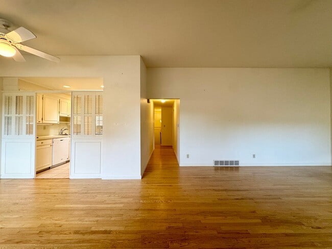 Building Photo - PATTERSON SAND POINT