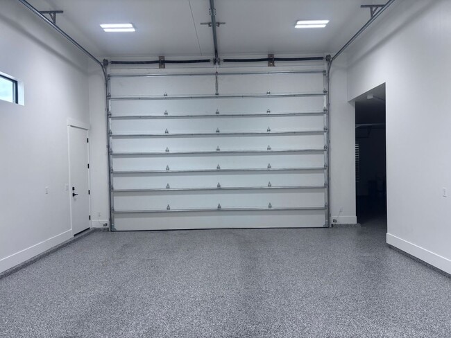 Building Photo - Gorgeous single story with RV Garage in Majestic Fields