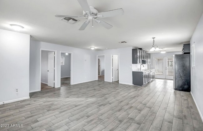 Photo - 2413 W Yuma St House