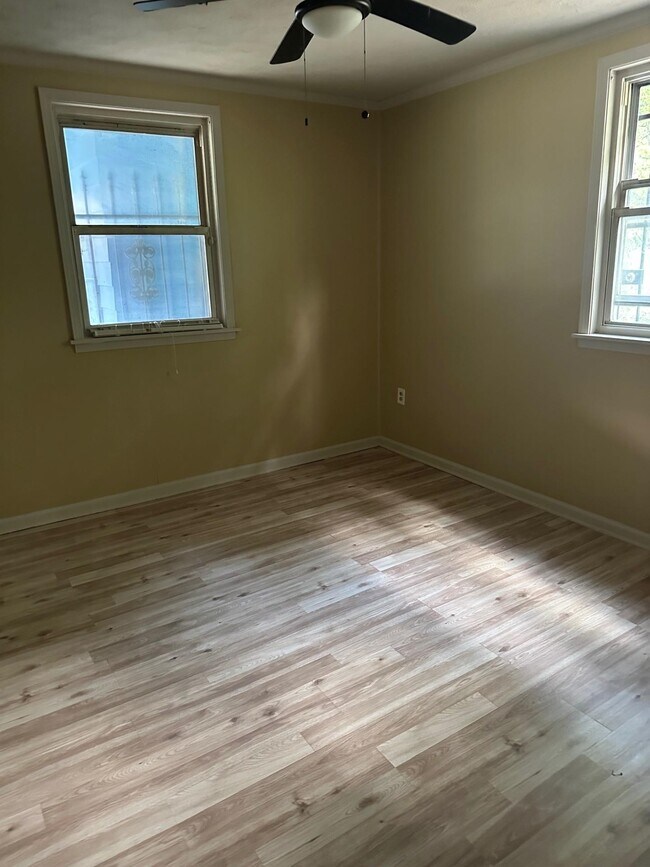 Building Photo - 1583 Castalia St
