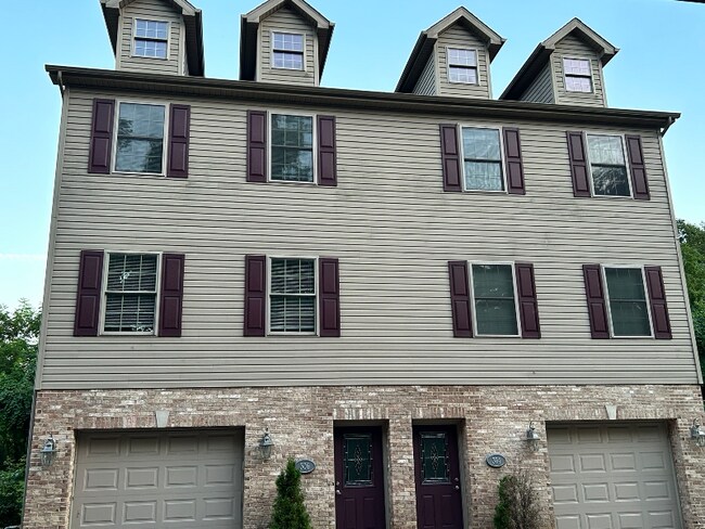 Building Photo - 306 Georgetown Rd