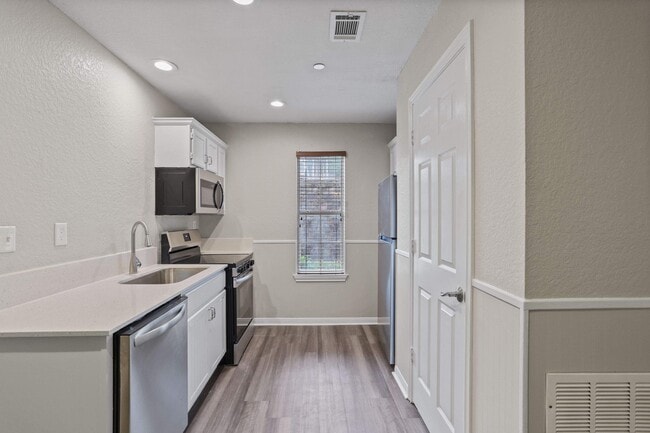 Building Photo - Residences at Piney Shores