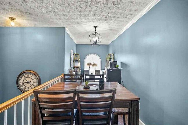 Foto del edificio - 340 Lazy Willow Ln
