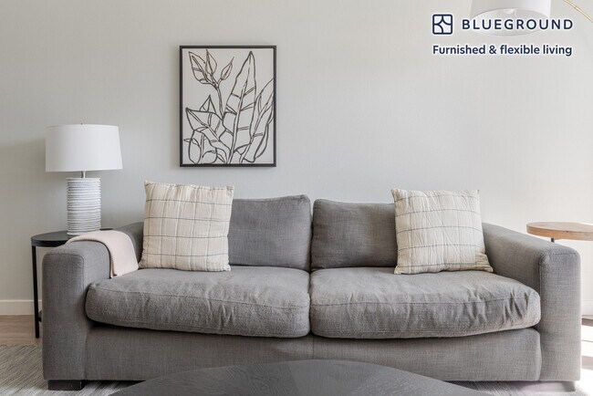 Building Photo - 2500 Webster St