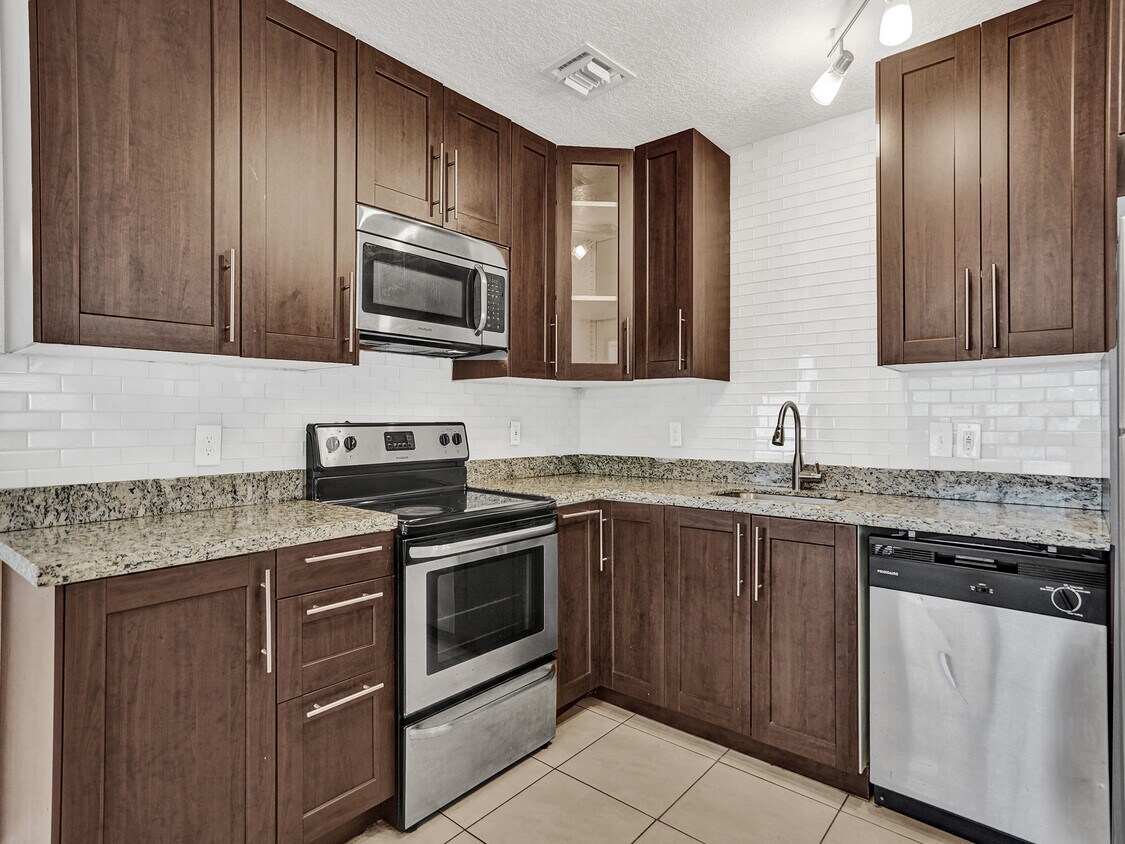 Foto principal - 700 Davie Blvd
