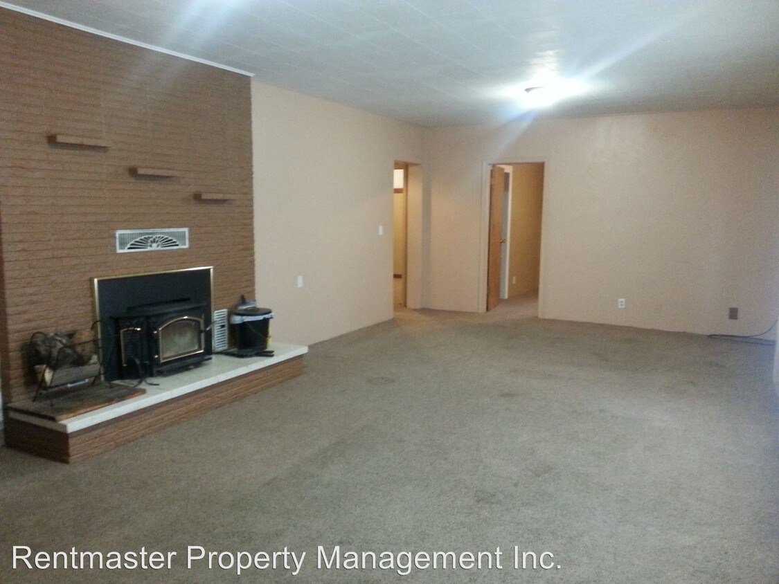 Primary Photo - 645 9th St