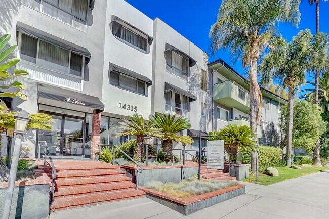 El Dalton - 14315 Moorpark St