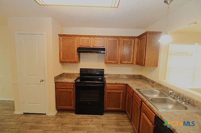 Foto del edificio - 5000 Imperial Eagle Dr