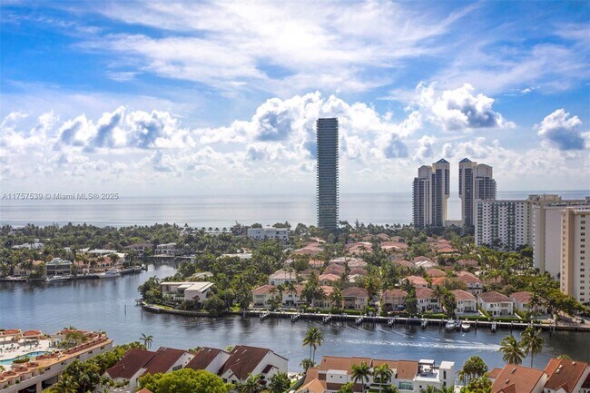 Foto del edificio - 19500 Turnberry Way