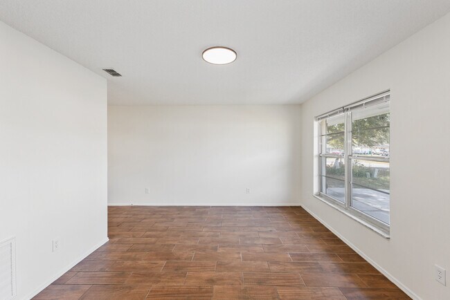 Foto del edificio - 1238 Padgett Cir