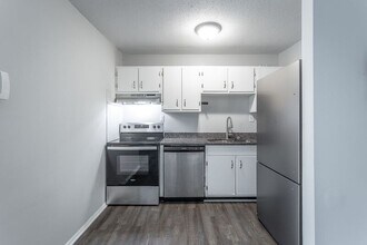 Building Photo - 113 Goodson Ave