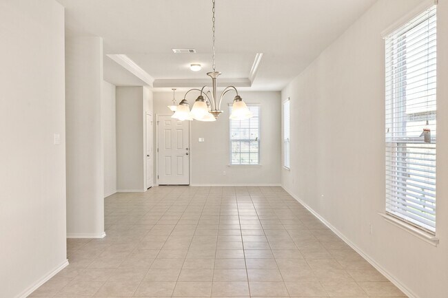 Foto del edificio - AVAILABLE NOW! BEAUTIFUL 3 BEDROOM HOME LOCATED IN BUDA, TEXAS!