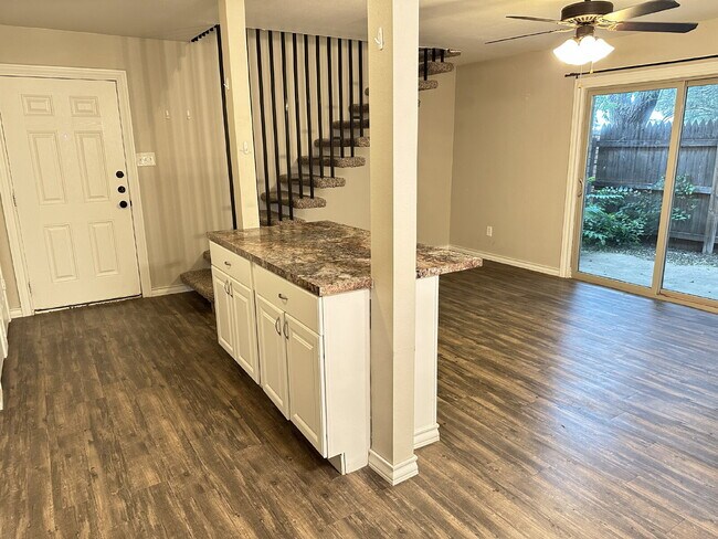 Foto del edificio - Updated 1/1 Apartment!