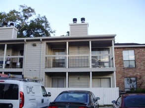 Building Photo - 17331 Red Oak Dr