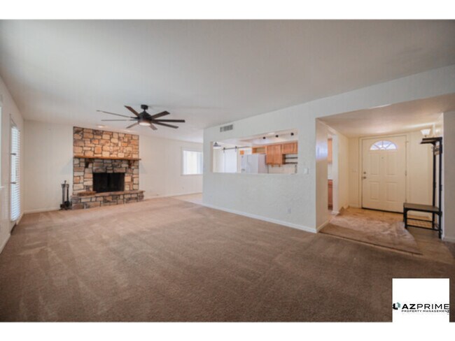 Foto del edificio - Welcome To A One-Of-A-Kind Updated 3/2 Home In Mesa, Where Thoughtful Updates And Inviting Charm Com