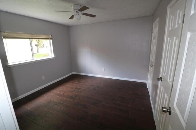 Building Photo - 17511 Mallet St