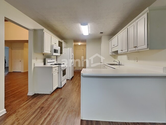 Building Photo - 1831 Green Oak Cir