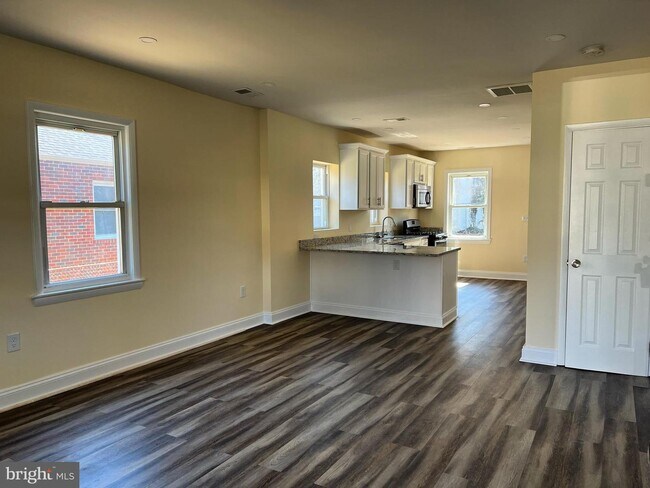 Foto del edificio - 3703 Upshur St