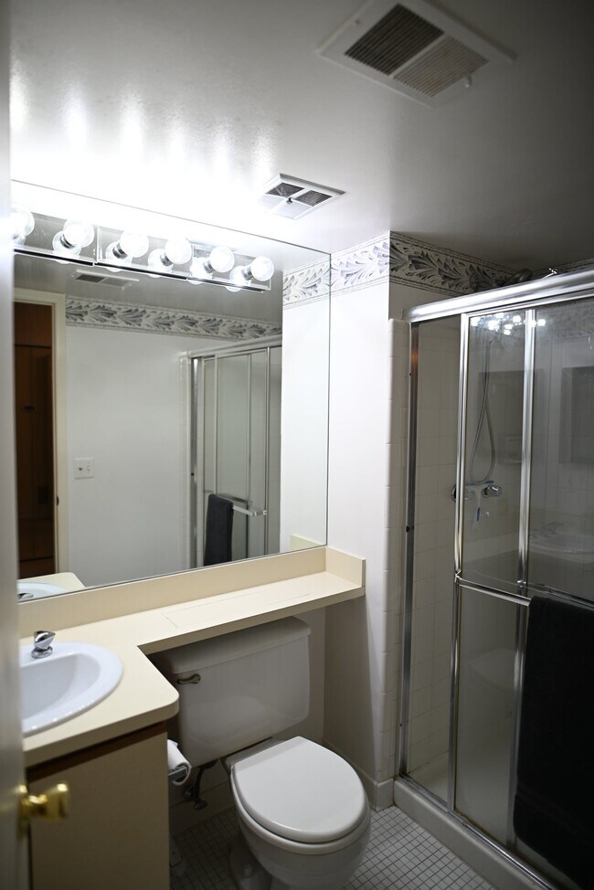Foto del edificio - 27420 Evergreen Rd