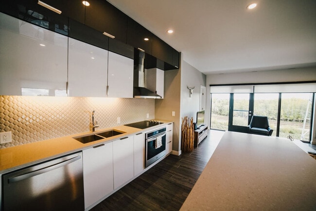 Photo du bâtiment - 835 Sterling Lyon Pkwy