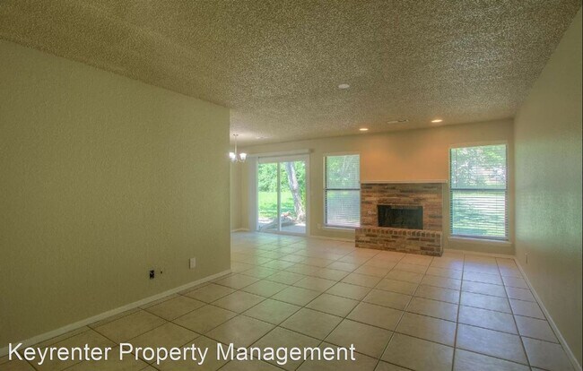 Building Photo - 3 br, 2 bath House - 4900 S Gum Ave