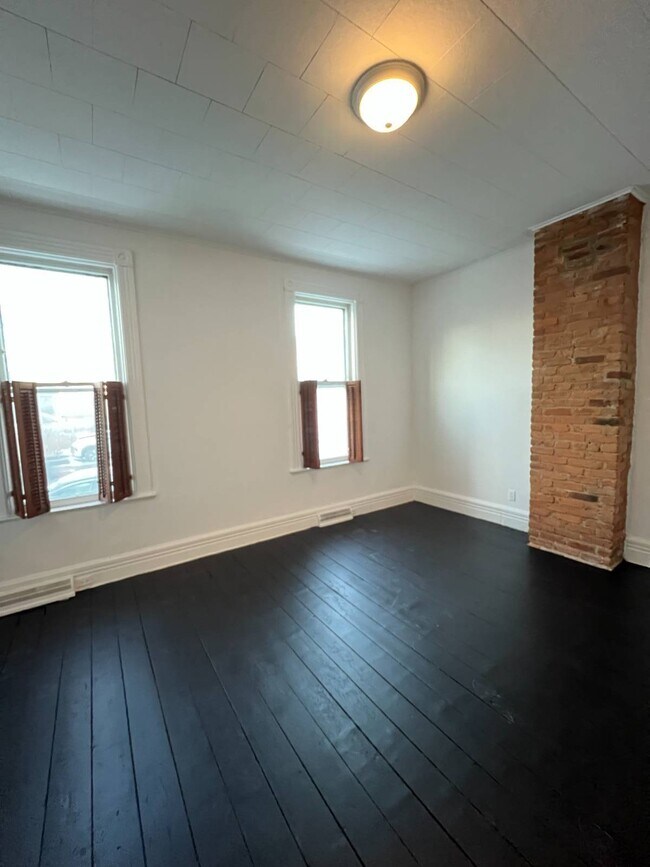 Foto del edificio - 124 Front St