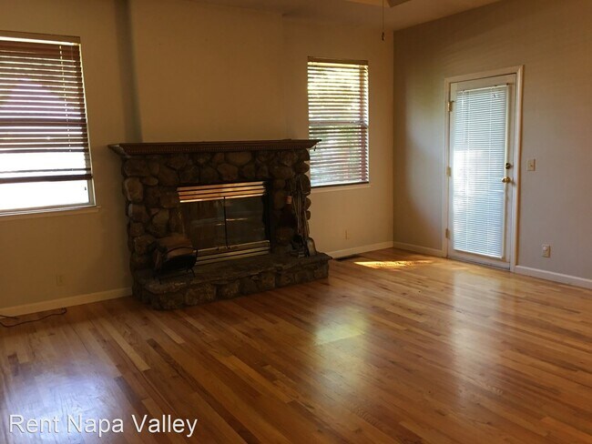 Building Photo - 3 br, 3 bath House - 1560 Centennial Circle