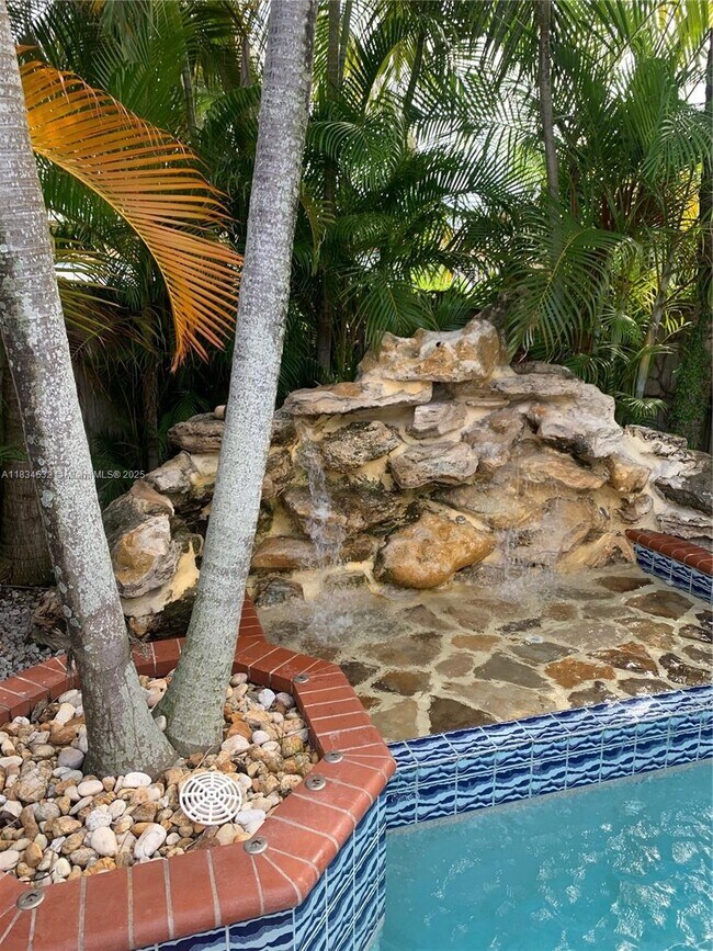 Foto del edificio - 4908 SW 143rd Ave
