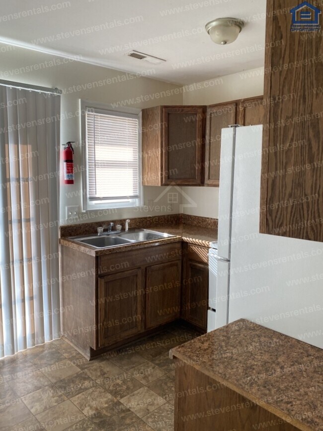 415 Pinecrest St Unit 9, McMinnville, TN 37110 Room for Rent in