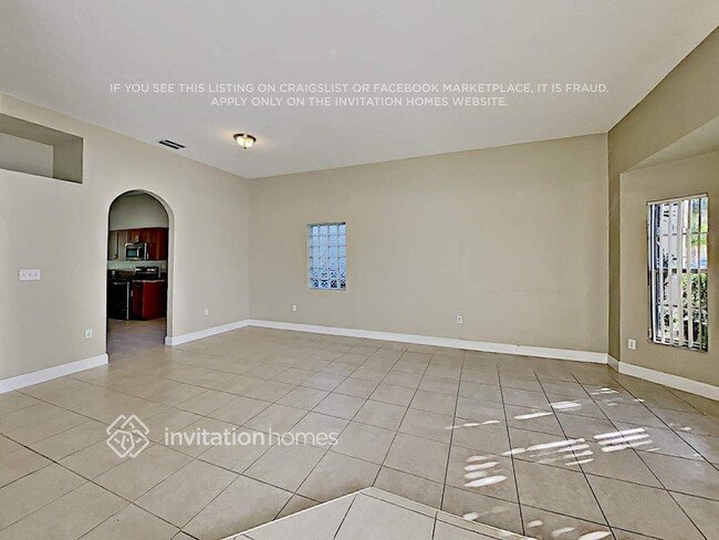 Foto del edificio - 16751 NW 12th St