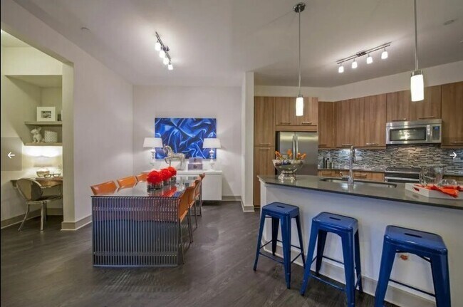 Foto del edificio - 2111 Westheimer Rd