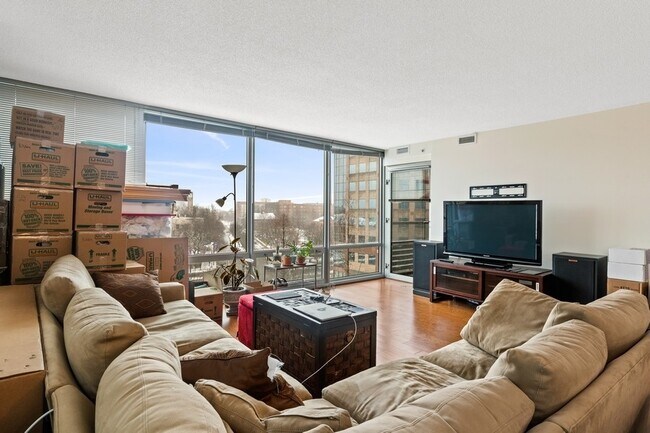 Foto del edificio - 800 Elgin Rd