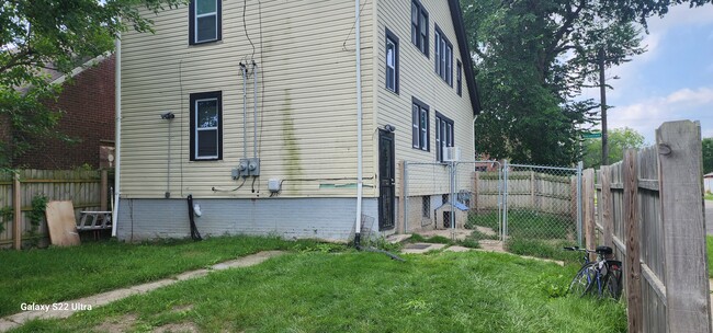 Building Photo - 4020 Beaconsfield St