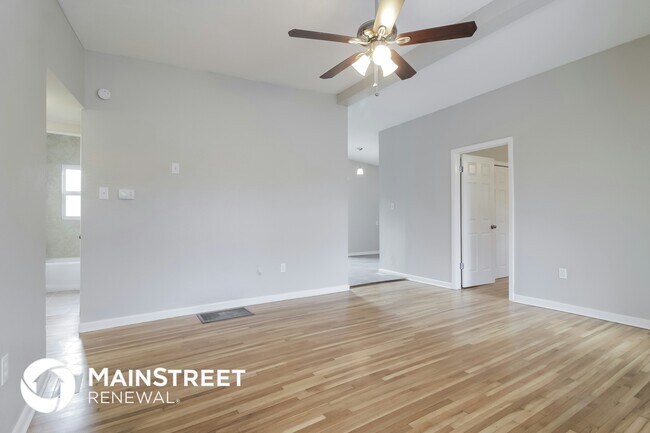 Foto del edificio - 3404 Paris Pl