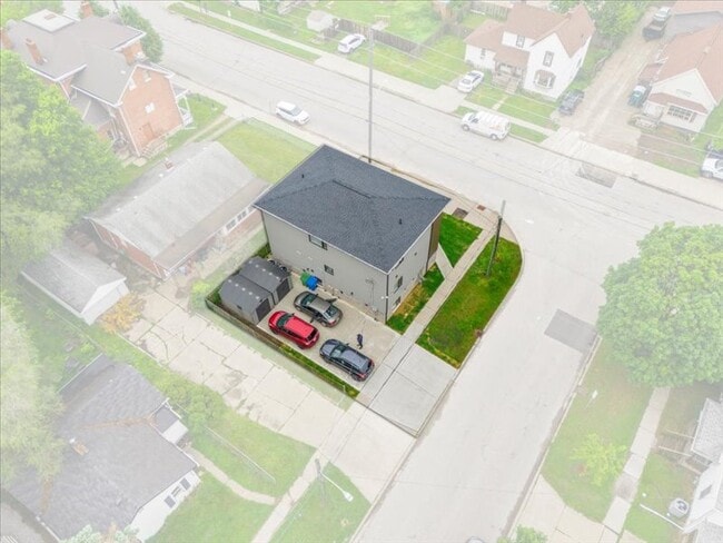 Building Photo - 435 Mill St