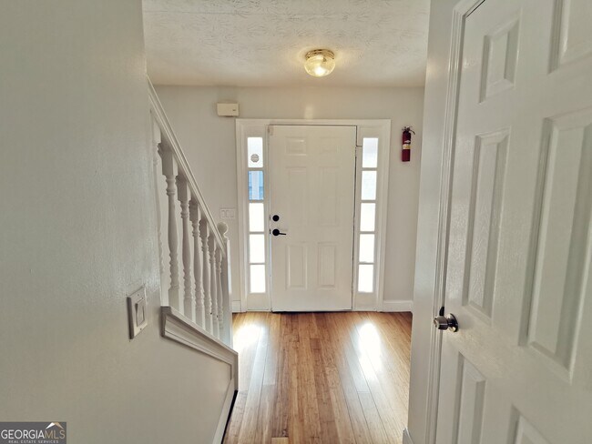 Building Photo - 3995 Fallbrook Dr NW