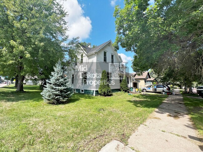 Foto del edificio - 735 S Wisconsin- 5 bedroom, 2 bathroom house