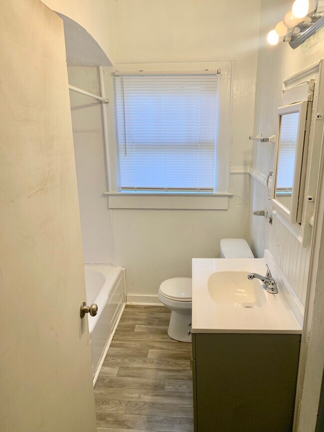 Building Photo - 505 Wisconsin Ave