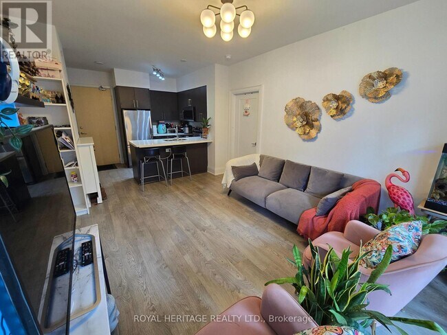 Photo du bâtiment - 30 Roehampton Ave