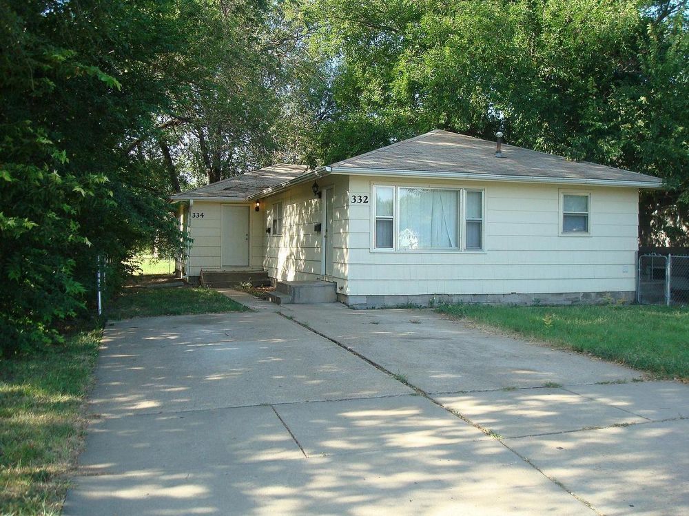 Primary Photo - 334 E. Bond