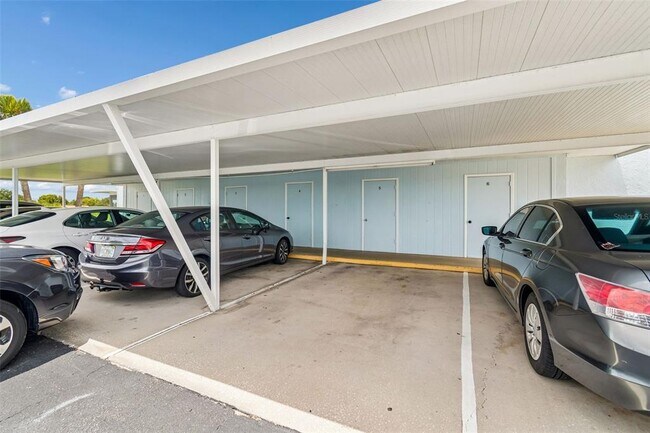 Foto del edificio - 11110 Carriage Hill Dr
