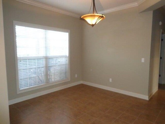 Building Photo - Valley Chase Subdivision!