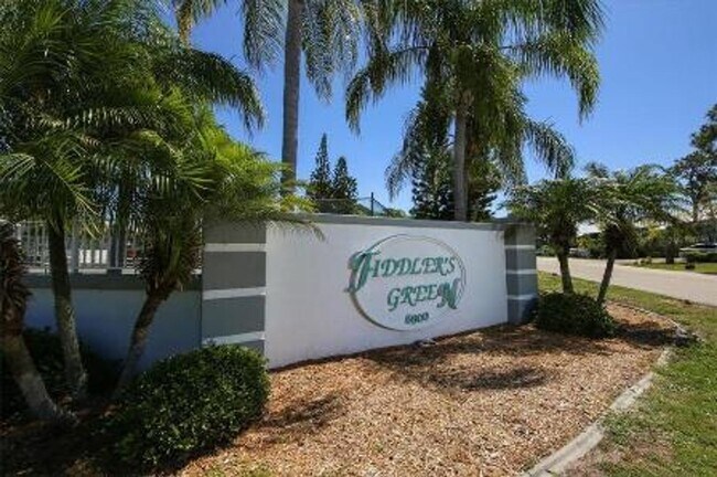 Building Photo - *Annual*  2 bedroom Condo in Placida!  Poo...