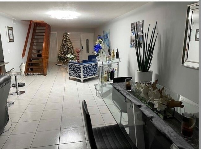 Foto del edificio - 8408 NW 8th St